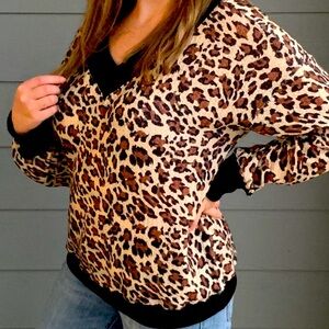Main Strip Leopard Print Sweater Large